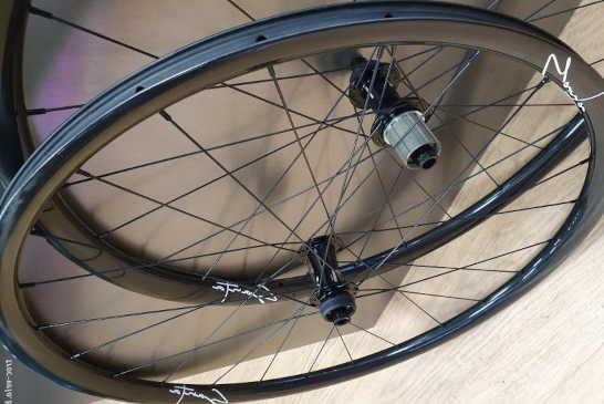 Roues Cyclo-cross Carbon 25mm Disc Centerlock, Moyeux Novatec, body Shimano 10-11-12spd (3)