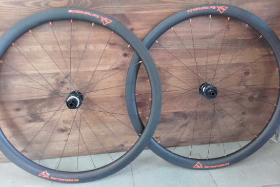 Roues CycloCross Carbone Tubular 38mm Disk, Moyeux DT Swiss 350S, rayons DT Revo Black